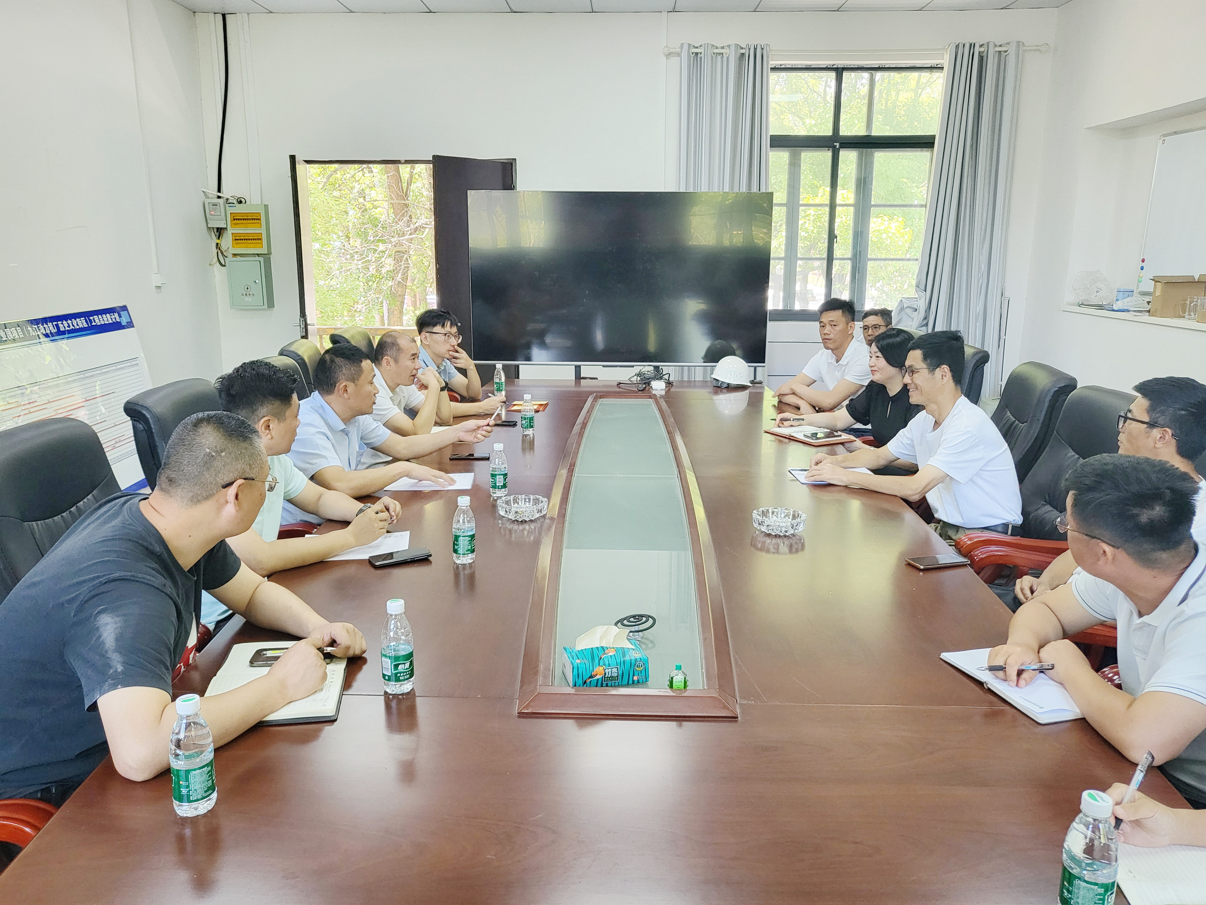 市國控集團黨委副書記、總經理項飛主持召開九動文創(chuàng)園項目建設推進會